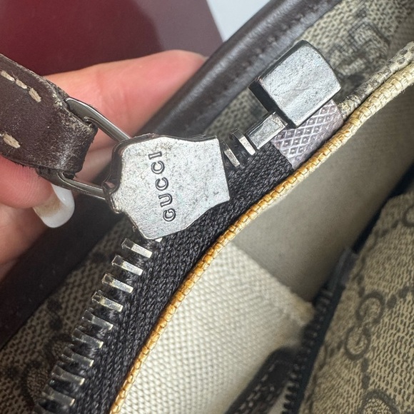 GUCCI GG Supreme Monogram Medium Zippered Shopping Tote Dark Brown. - Picture 12 of 16